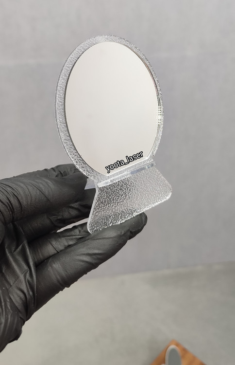 آینه پایه دار