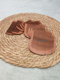 گیفت شانه چوبی تیره mdf مناسب گیفت و دکوری ( بسته 10 عددی)