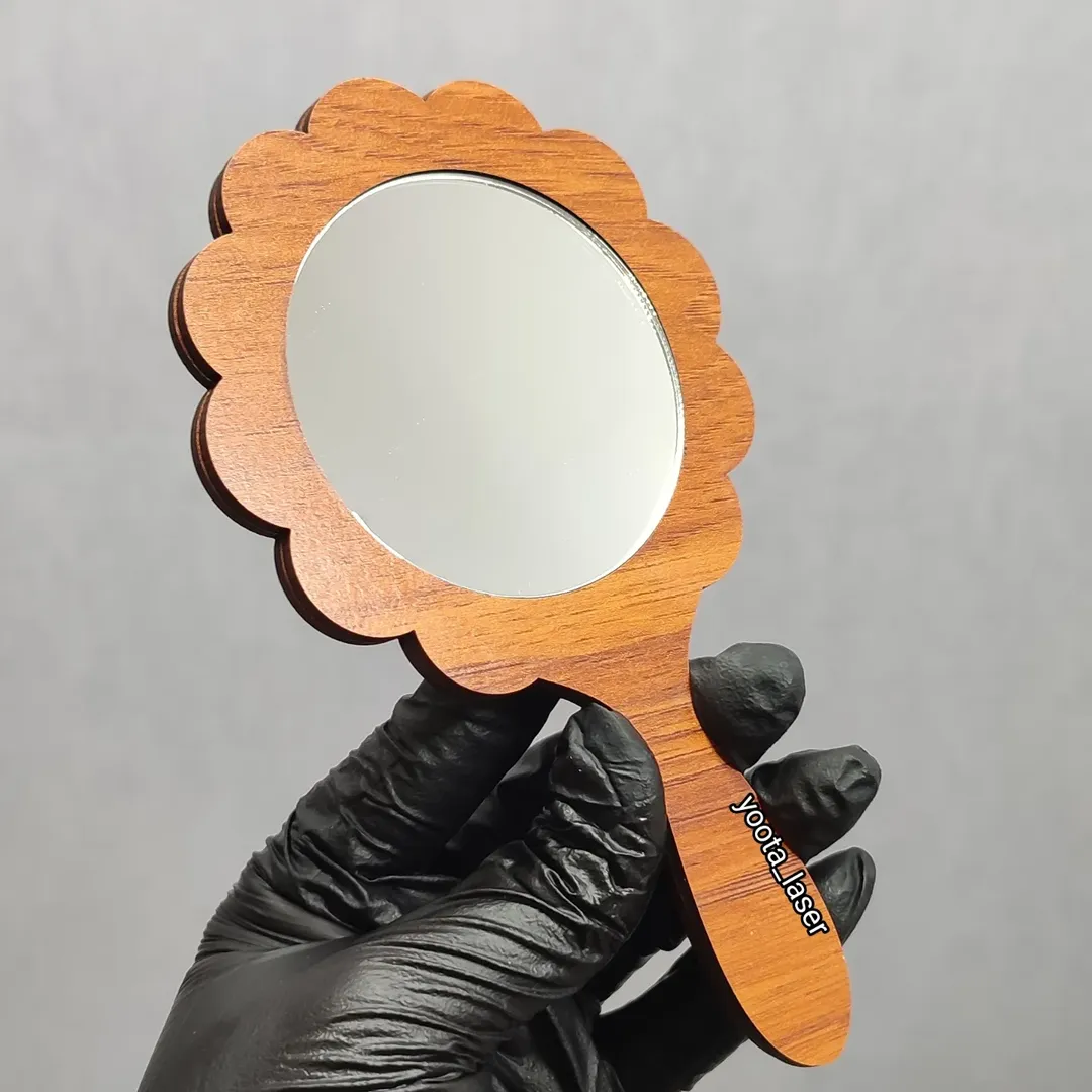 آینه دستی دوبل شده