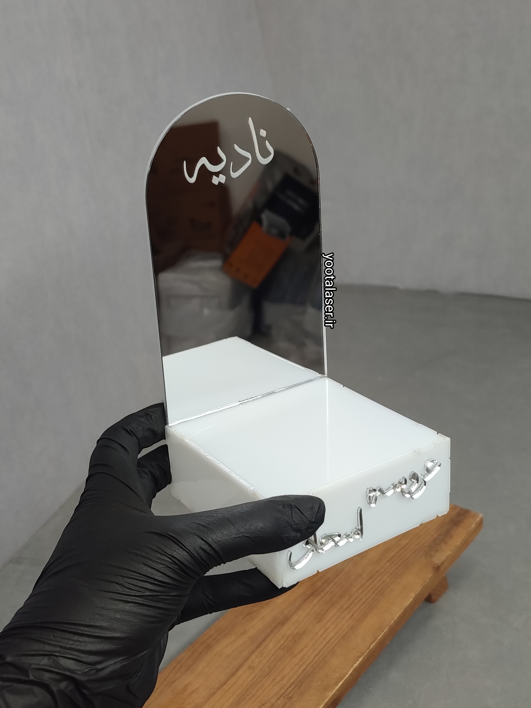 استند ادکلن آینه دار